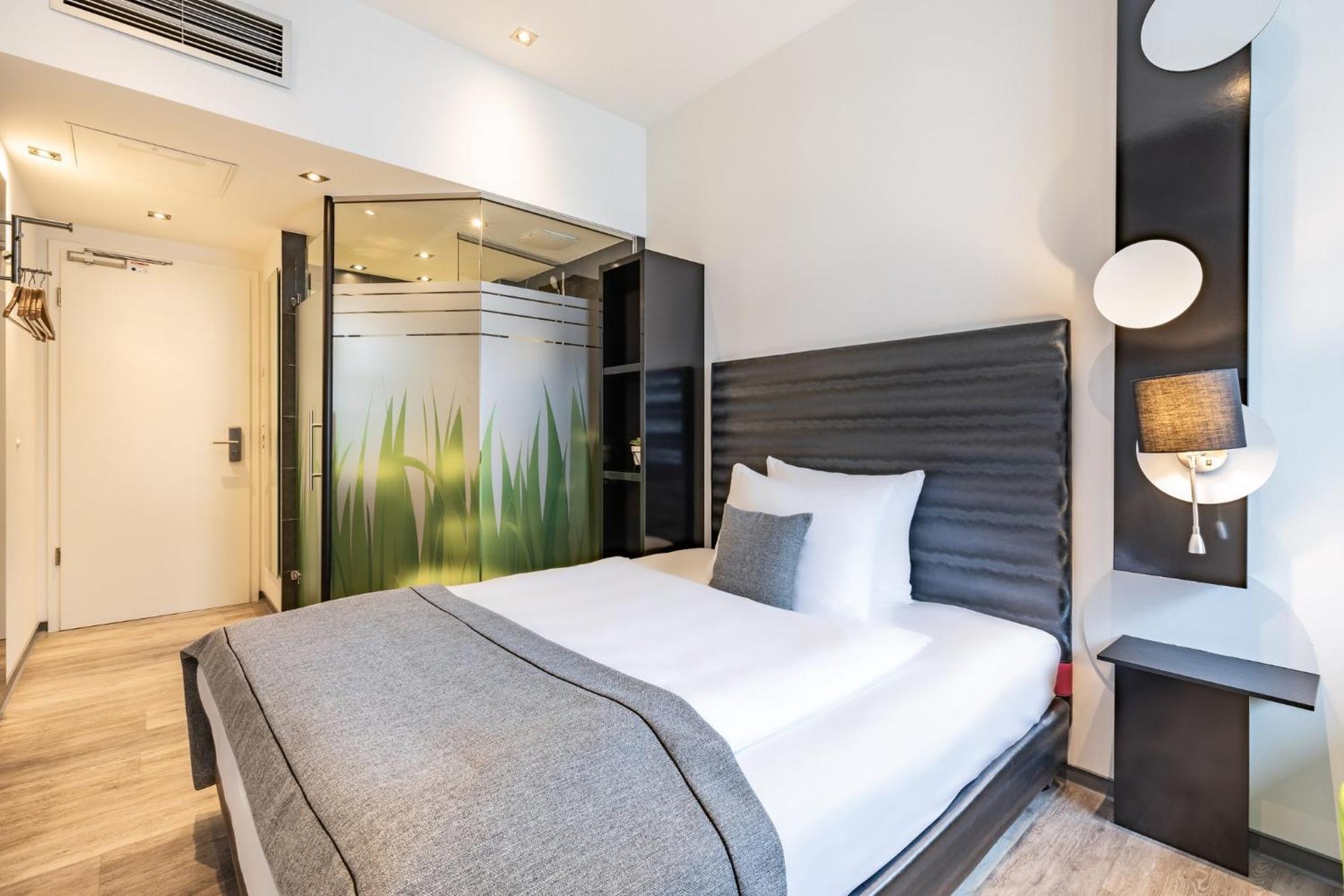 Garner By Ihg Hotel BRE
